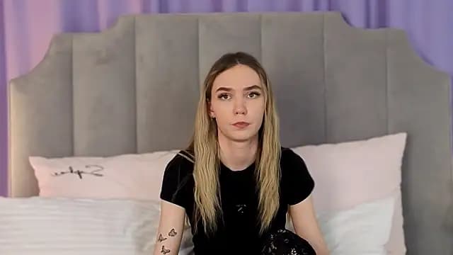 NikkiRyx live cam