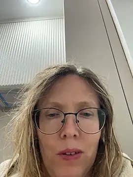 MollyStory live cam on Stripchat