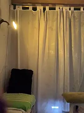 Estefani_32 live cam