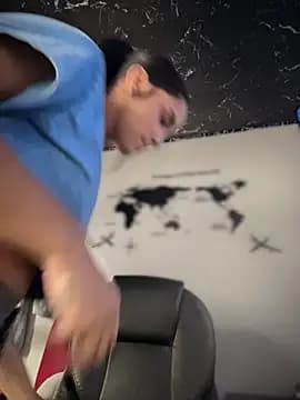 Isabella-Teen live cam