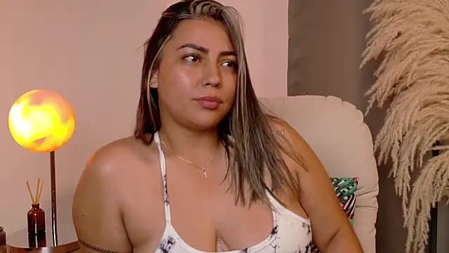 Zara_Nova live cam