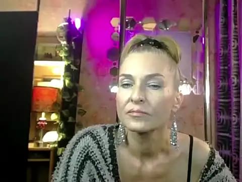 Soniakiss live cam