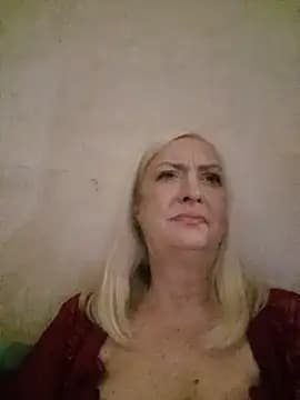 Julia20X live cam
