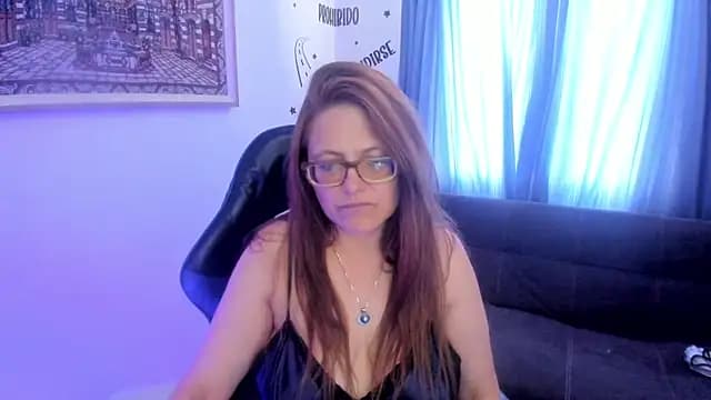 Ivette_Shaira live cam