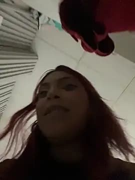 GiaRedd live cam