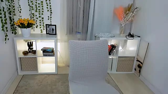 AliceMoongirl live cam