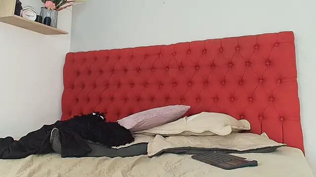 Hilary_caicedo live cam
