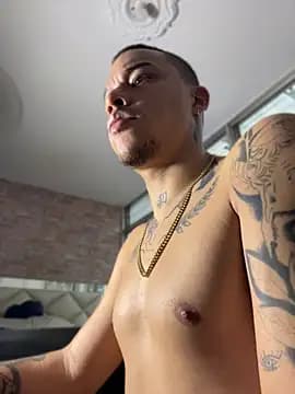 AlphaMasterXxx live cam