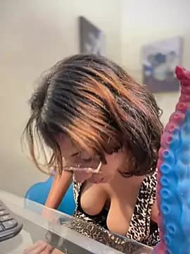 LeylaKnox live cam