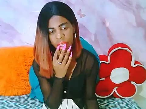 EbonySweetPeach live cam