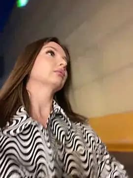 KrisMagnoly live cam