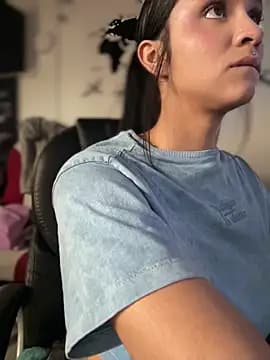 Isabella-Teen live cam