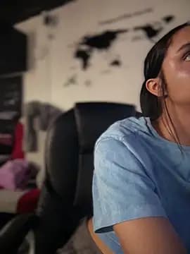 Isabella-Teen live cam