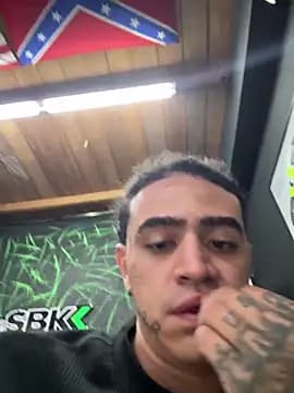 JovenDesobediente live cam on Stripchat