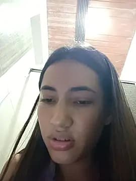 -Nicol live cam on Stripchat