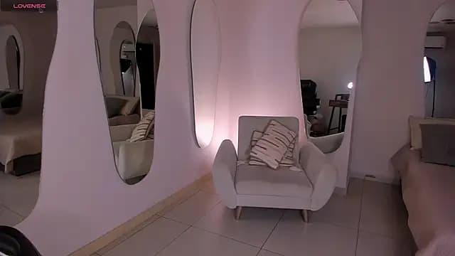 ArianaNova live cam