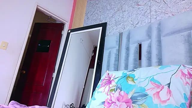 kinkylittlegirll live cam