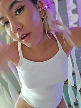 Pretty_roxxyy live cam