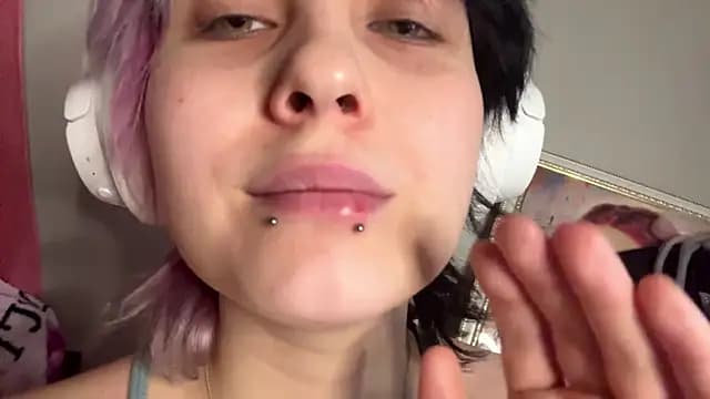 CuteLilit live cam