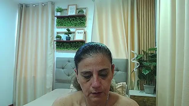 sasi_luna live cam