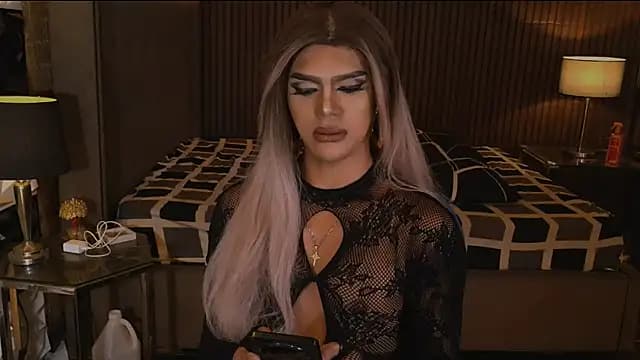 ElegantKellyTS live cam