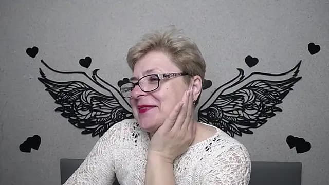 EmiliaGree live cam