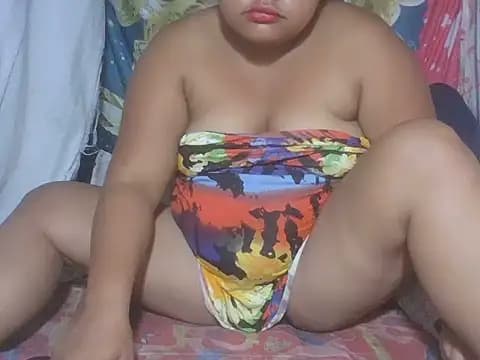 Hotmom1990 live cam