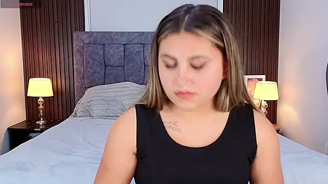 MeganCrow live cam