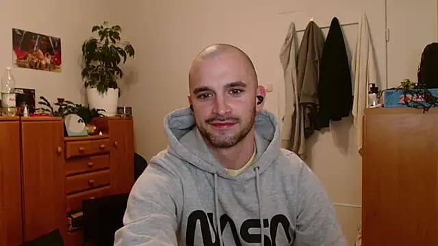 OskarBreno live cam