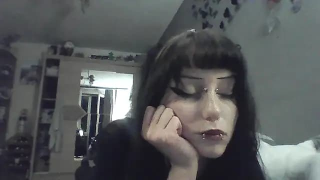 ChargedReign live cam