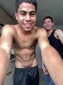 Danielkrdenass live cam