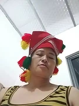 Maiaxoxo79 live cam