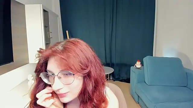 ElaNaecker live cam on Stripchat