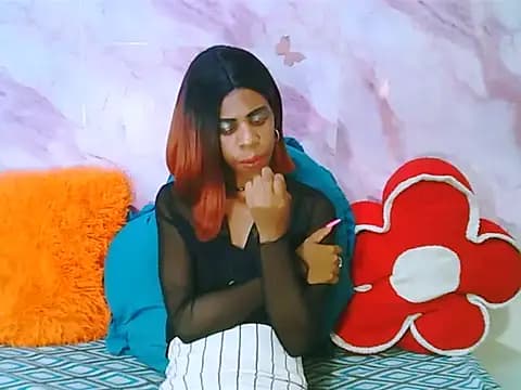 EbonySweetPeach live cam