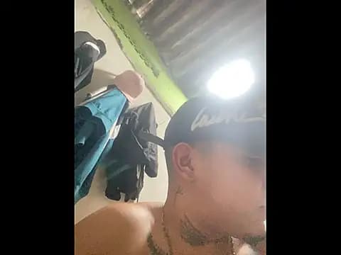 Leandrokis live cam