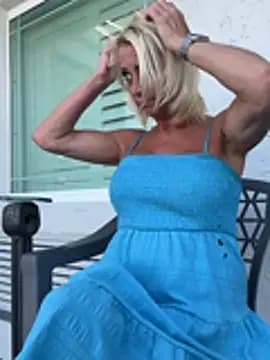 TiffaneyLove live cam
