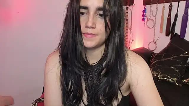 elowen_halley1 live cam