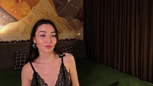 MilaYumi live cam