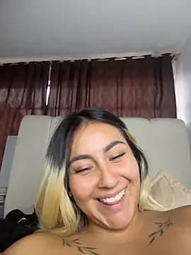 Elina_Hills live cam
