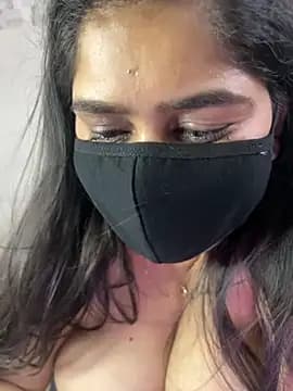 sarasofiaa_ live cam on Stripchat