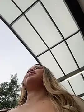 lunablossom_ live cam