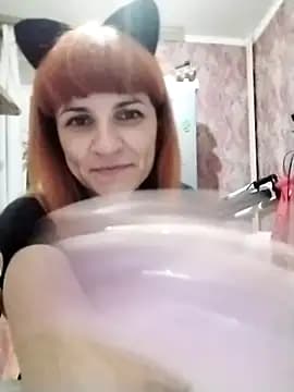 YaroslavaLester live cam on Stripchat