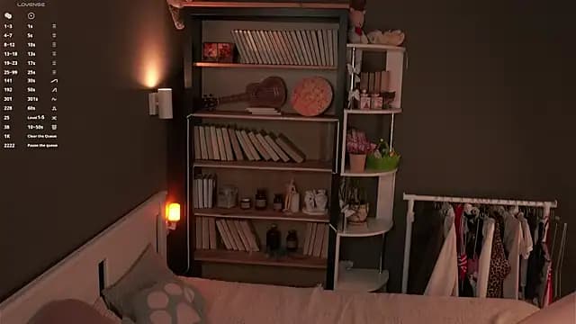 GussieGoold live cam