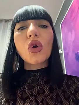 MysticCleo live cam