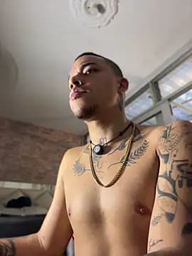 AlphaMasterXxx live cam