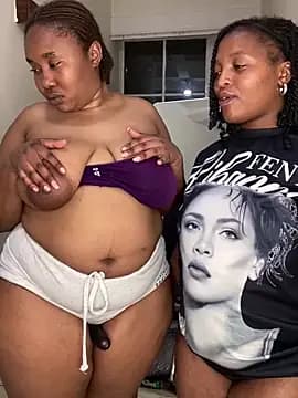 MeekyCurvyAss live cam
