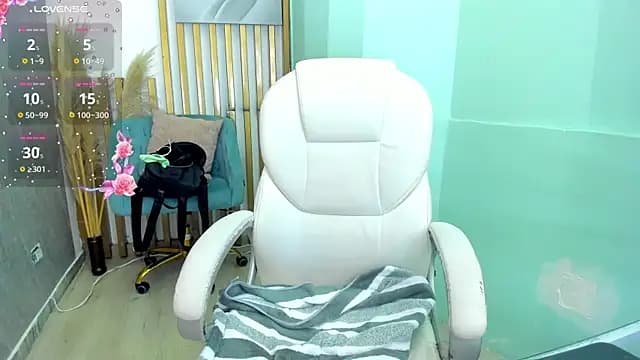 CelesteBrucee live cam on Stripchat