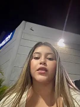 lunablossom_ live cam