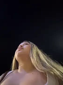 lunablossom_ live cam