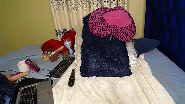 squirtycheeks live cam